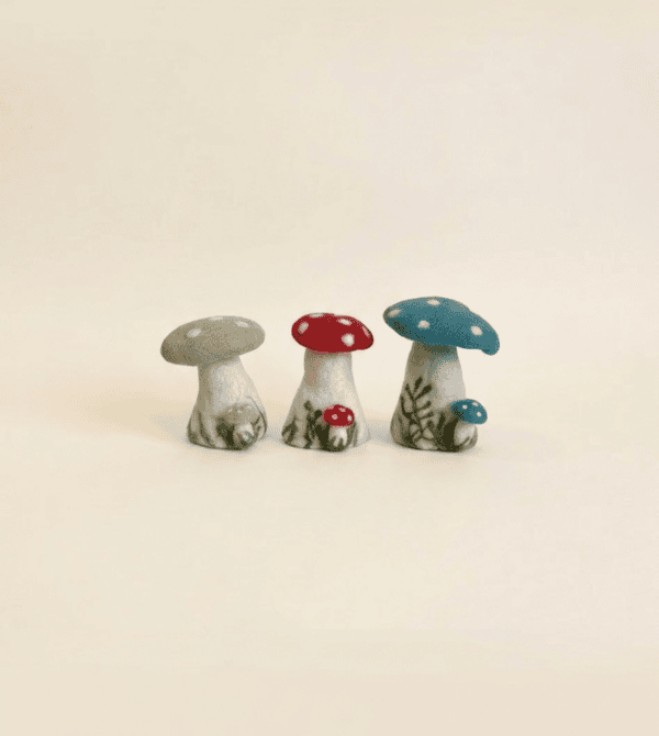 feltMUSHROOM_showpiece