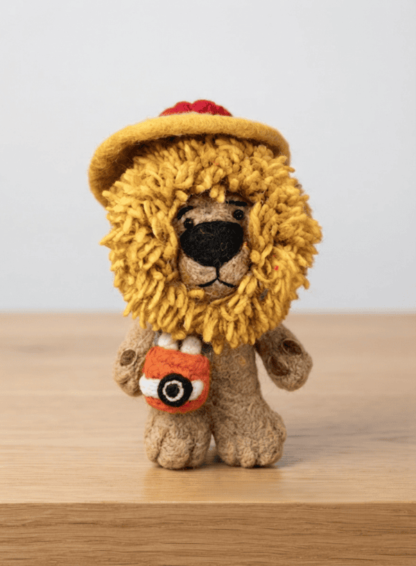 Felt lion keyring
